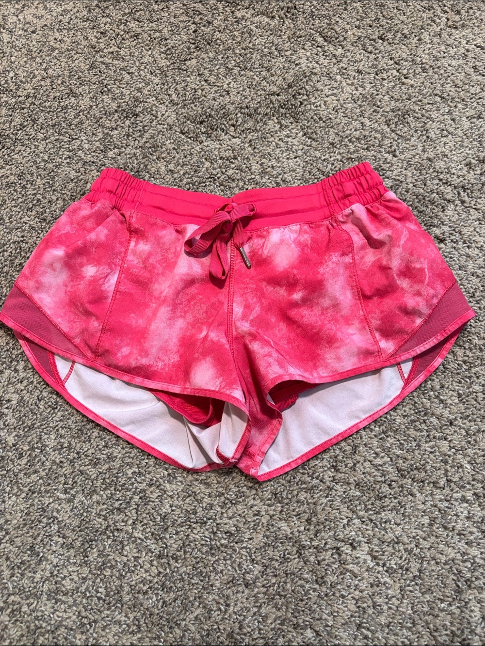 Lululemon Hotty Hot Shorts size 6